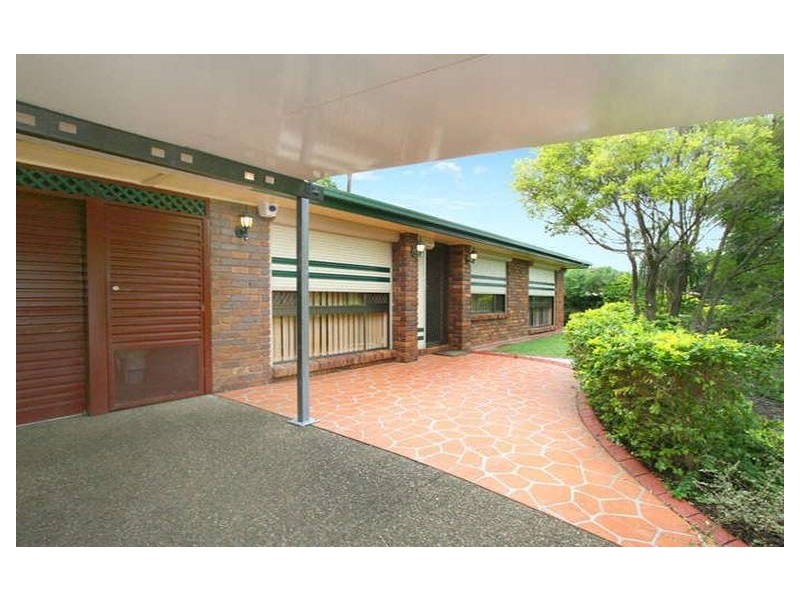 30 Dracon Street, Regents Park QLD 4118