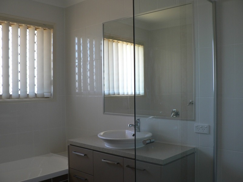 32 Larapinta Circuit, Calamvale QLD 4116