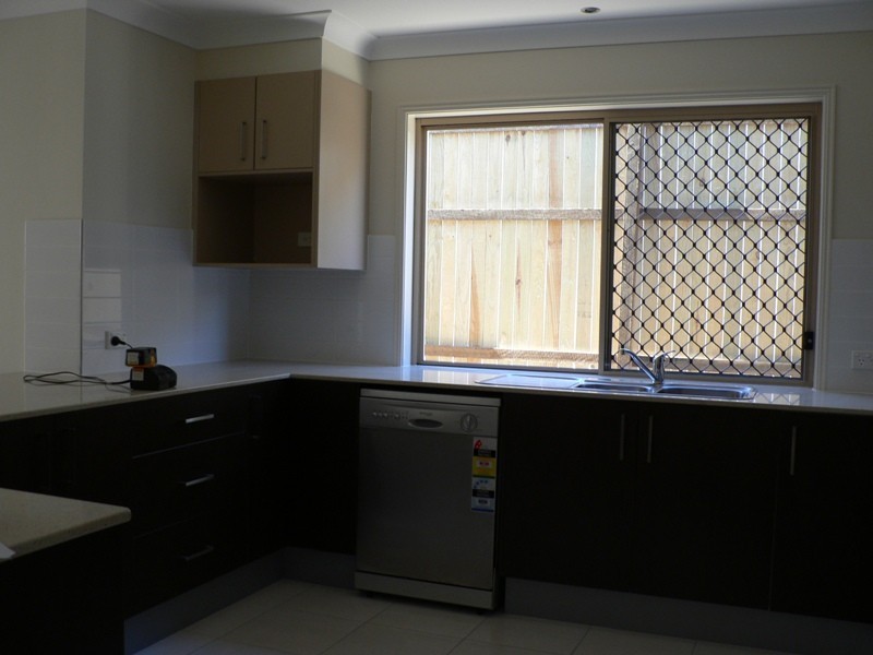 32 Larapinta Circuit, Calamvale QLD 4116