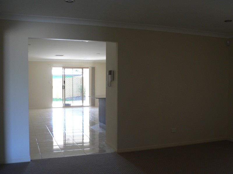 32 Larapinta Circuit, Calamvale QLD 4116