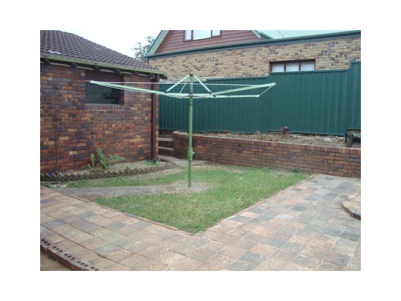 11 KERNOW STREET, Robertson QLD 4109