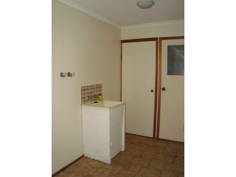 11 KERNOW STREET, Robertson QLD 4109