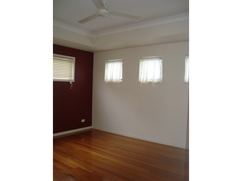 1/12 College Street, Clontarf QLD 4019