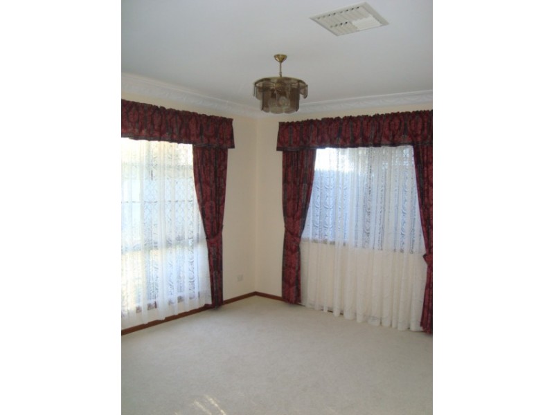 8 RADIATA STREET, Sunnybank Hills QLD 4109