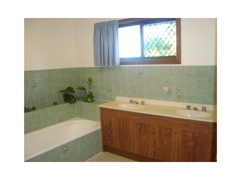 8 RADIATA STREET, Sunnybank Hills QLD 4109