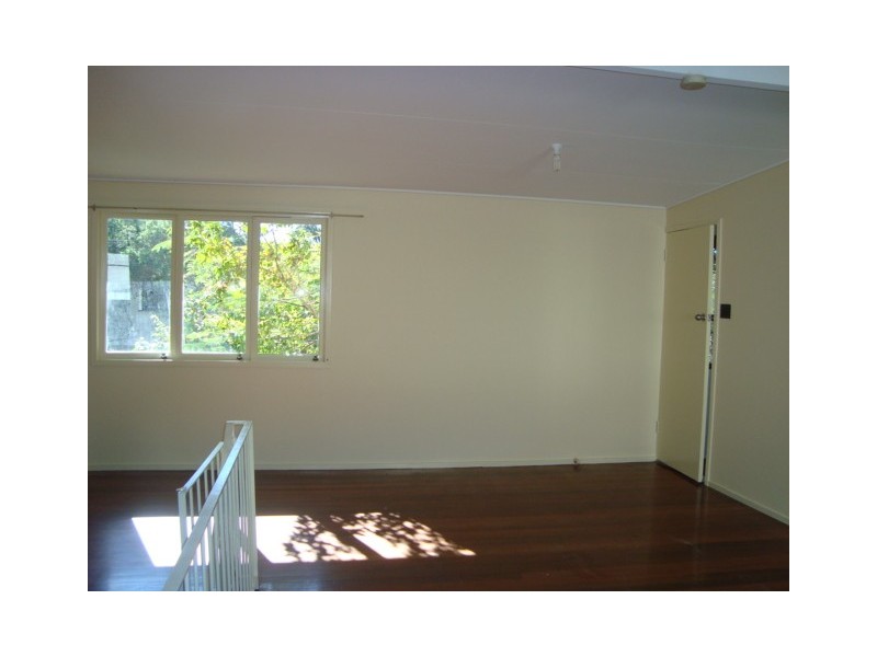 134 Mt Gravatt  Capalaba Road, Upper Mount Gravatt QLD 4122