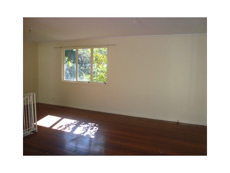134 Mt Gravatt  Capalaba Road, Upper Mount Gravatt QLD 4122