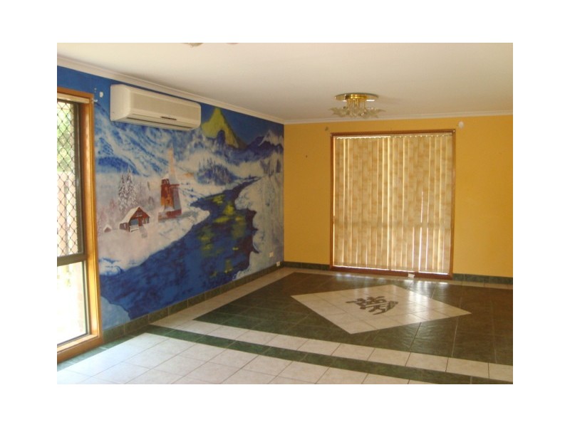 69 Gowan Road, Sunnybank Hills QLD 4109