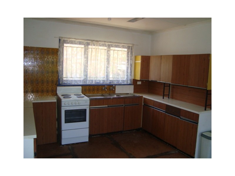 8  Goldfinch Street (Cnr 2 Sanderling St), Inala QLD 4077