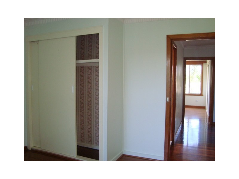 8 Joplin Street, Robertson QLD 4109