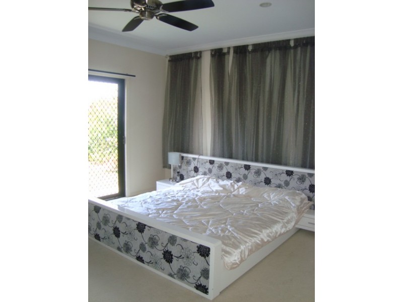 2 OVERLORD PLACE, Kuraby QLD 4112
