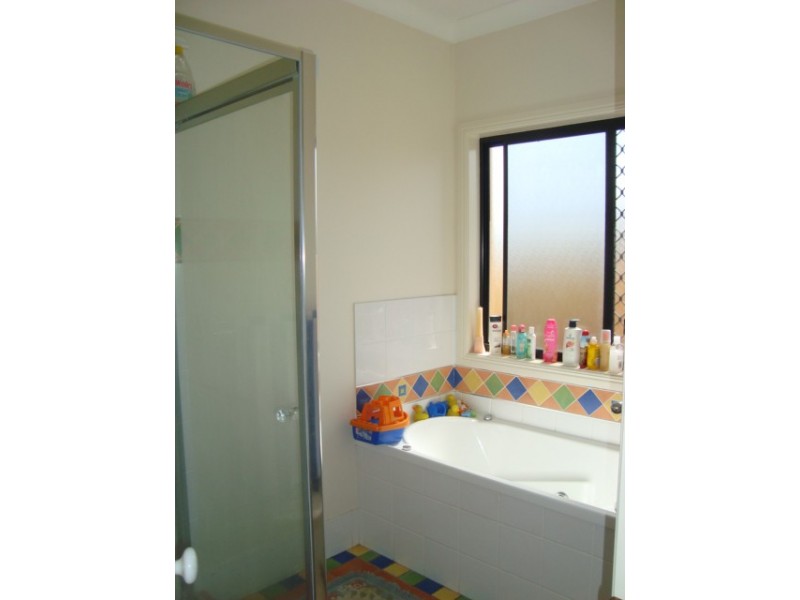 2 OVERLORD PLACE, Kuraby QLD 4112