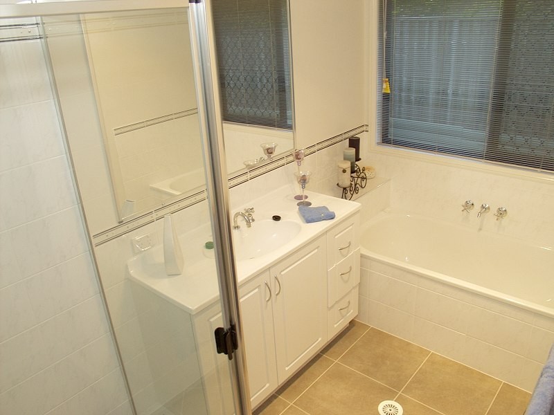 31 Samuel Street, Calamvale QLD 4116