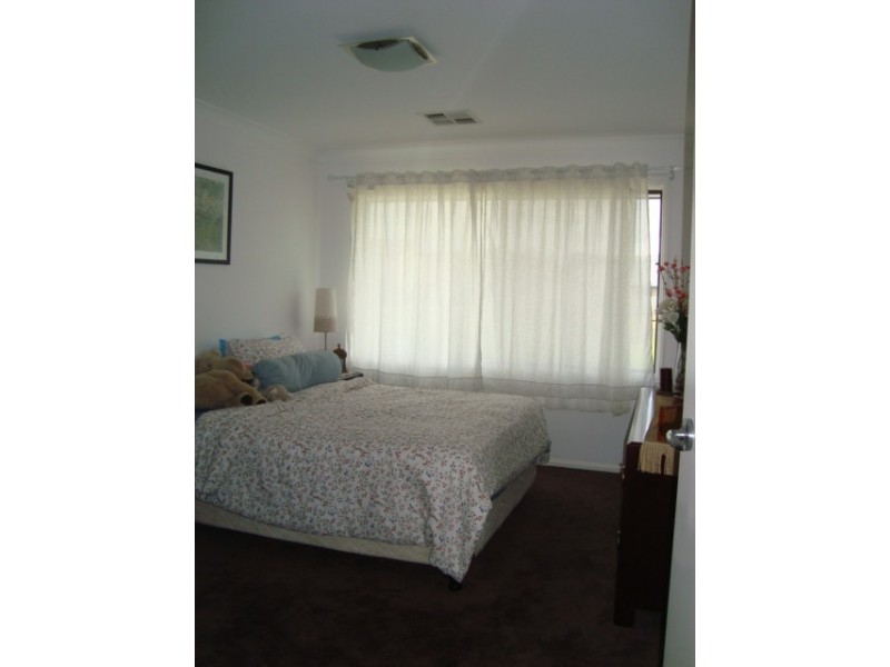 17 MANOR STREET ( 32 AZZURE ST ), Eight Mile Plains QLD 4113