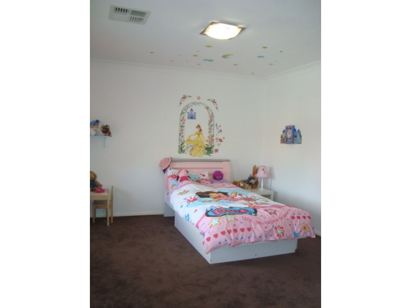 17 MANOR STREET ( 32 AZZURE ST ), Eight Mile Plains QLD 4113