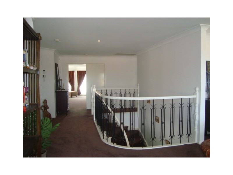 17 MANOR STREET ( 32 AZZURE ST ), Eight Mile Plains QLD 4113