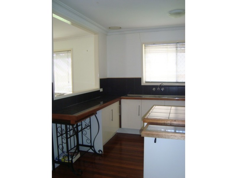 50 DUNSTABLE STREET, Macgregor QLD 4109