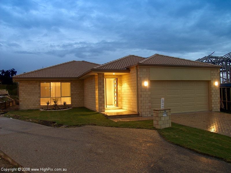 70 Larapinta Circuit, Parkinson QLD 4115