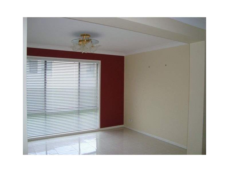 27 BACCHUS STREET, Robertson QLD 4109