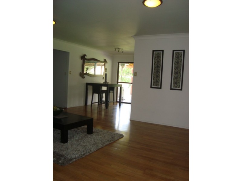 9 HOLDEN DRIVE, Sunnybank Hills QLD 4109