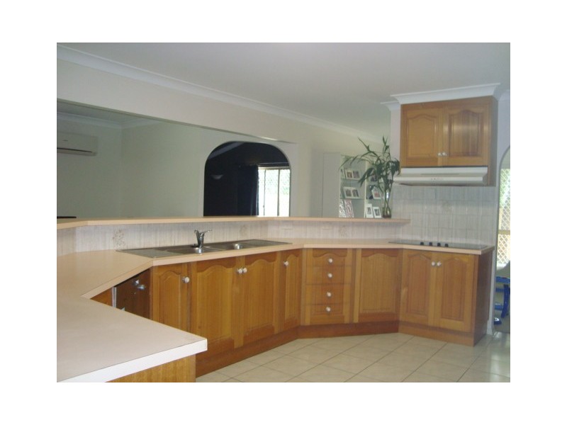 22 ALPHITONIA CR, Sunnybank Hills QLD 4109