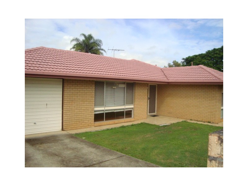 52 CHAUVIN STREET, Robertson QLD 4109
