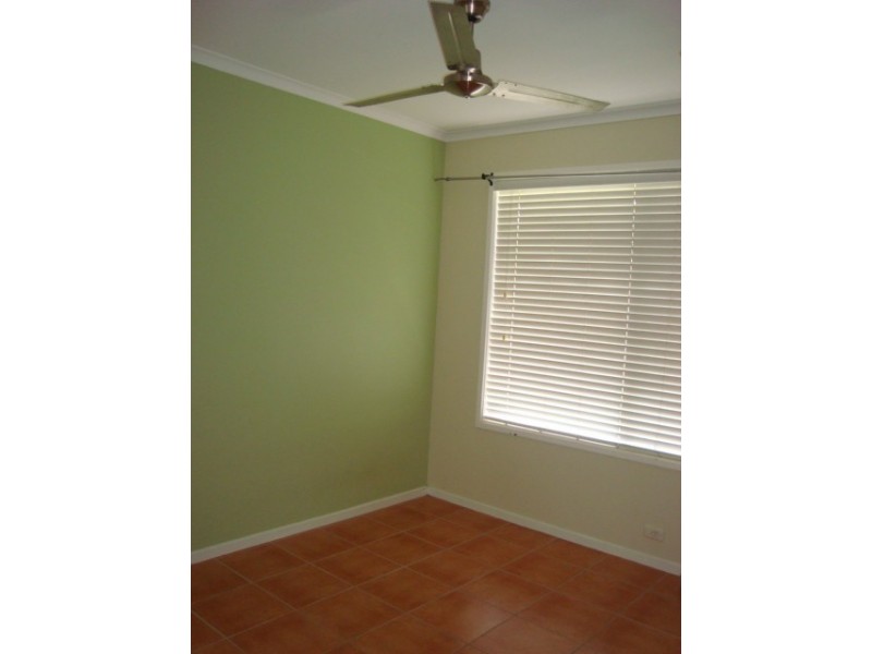 52 CHAUVIN STREET, Robertson QLD 4109