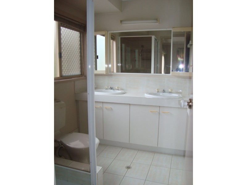 15 NARDIE STREET, Eight Mile Plains QLD 4113