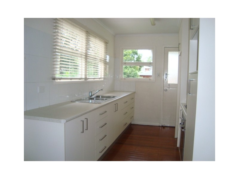 8 MIDHOLM STREET, Sunnybank Hills QLD 4109