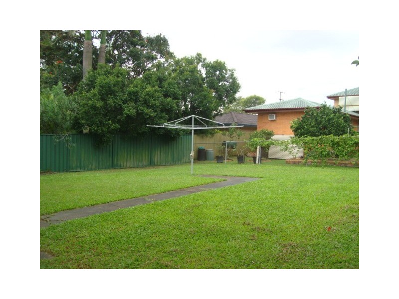 8 MIDHOLM STREET, Sunnybank Hills QLD 4109