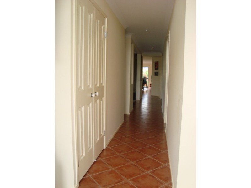 6 Peter Close, Eight Mile Plains QLD 4113