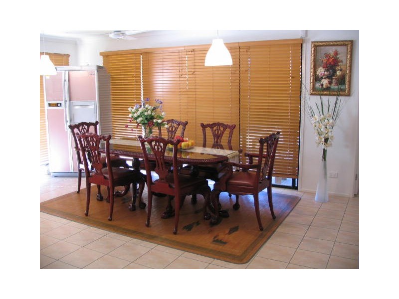 9 Brookfield Court, Parkinson QLD 4115