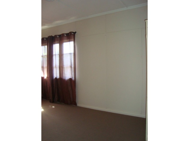 523 WARRIGAL ROAD, Eight Mile Plains QLD 4113