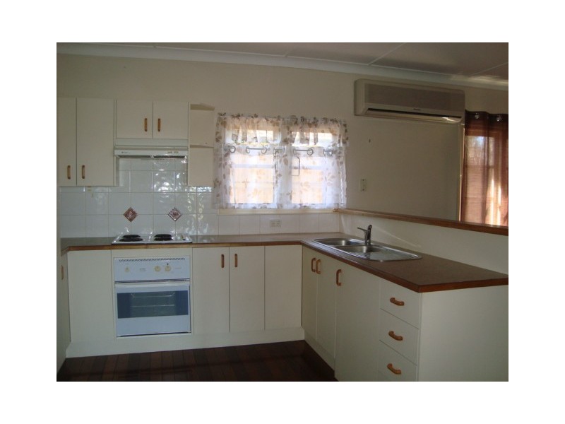 523 WARRIGAL ROAD, Eight Mile Plains QLD 4113