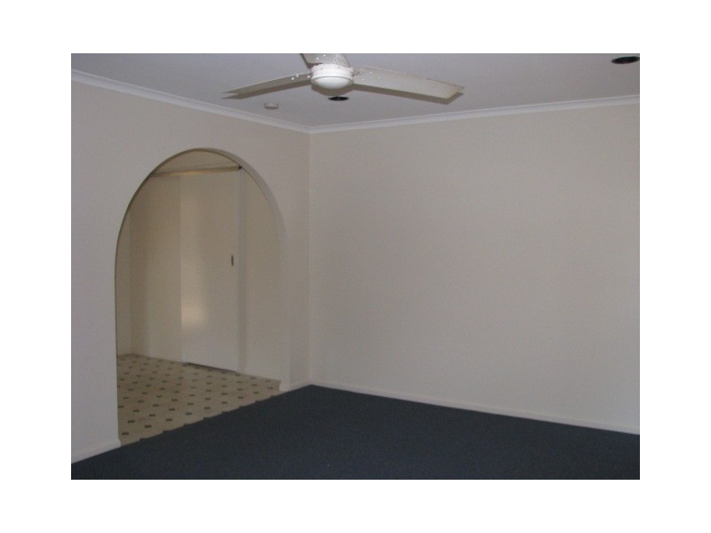 19 SPRINGFIELD CRES, Daisy Hill QLD 4127
