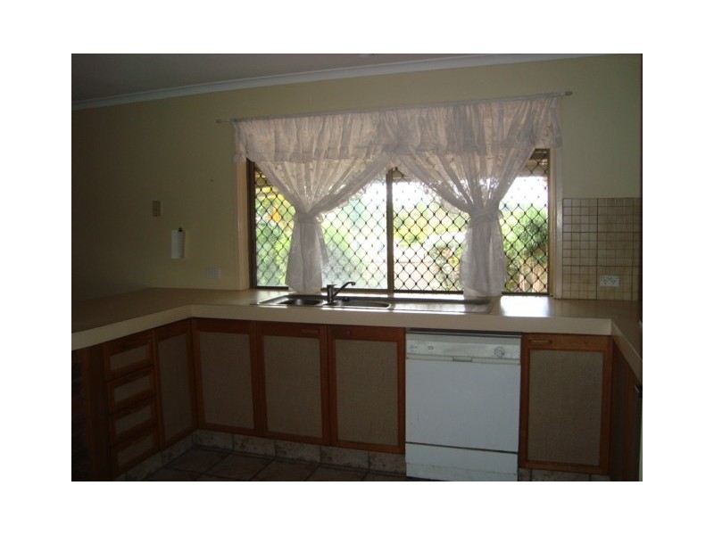 8 AMINTA STREET, Sunnybank QLD 4109