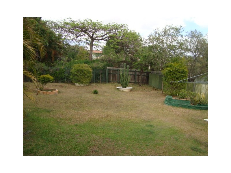24 GONZALES ST, Macgregor QLD 4109