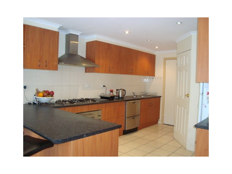 16 Brooklands Street, Eight Mile Plains QLD 4113