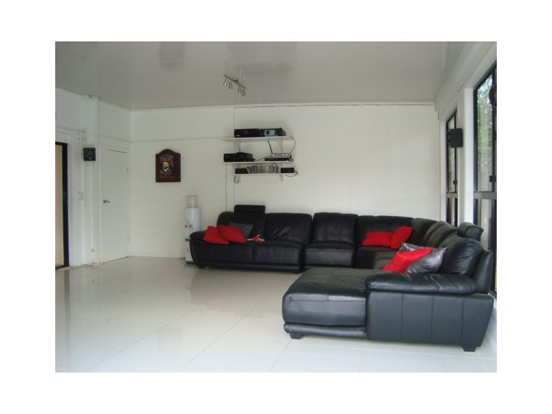 16 Brooklands Street, Eight Mile Plains QLD 4113