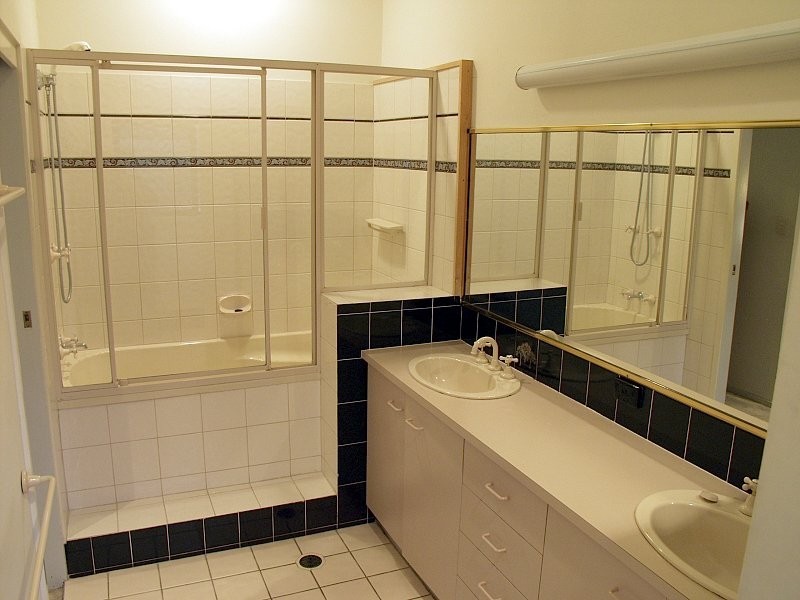 10 Dane Court, Eight Mile Plains QLD 4113