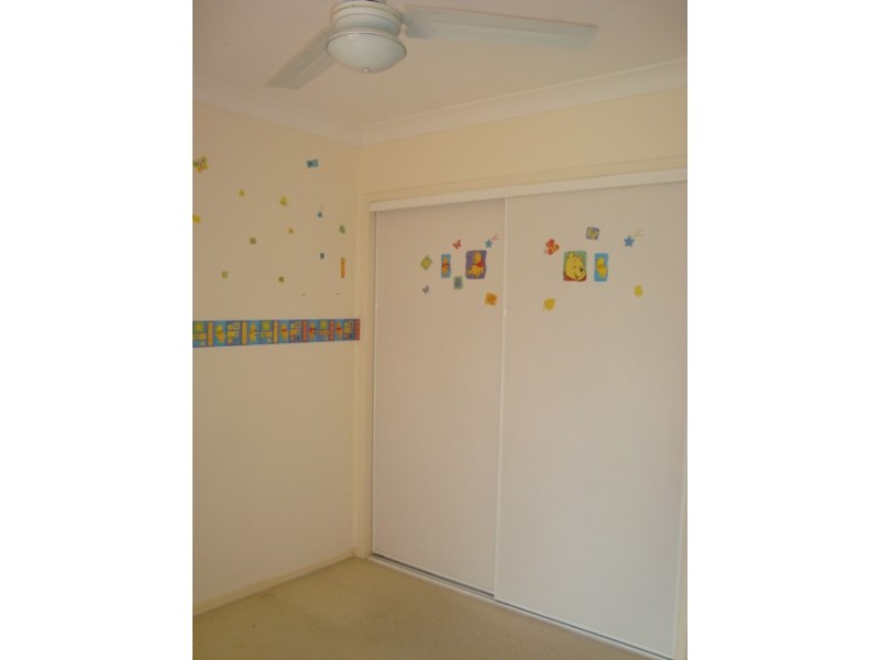 8 FORBES PL, Eight Mile Plains QLD 4113