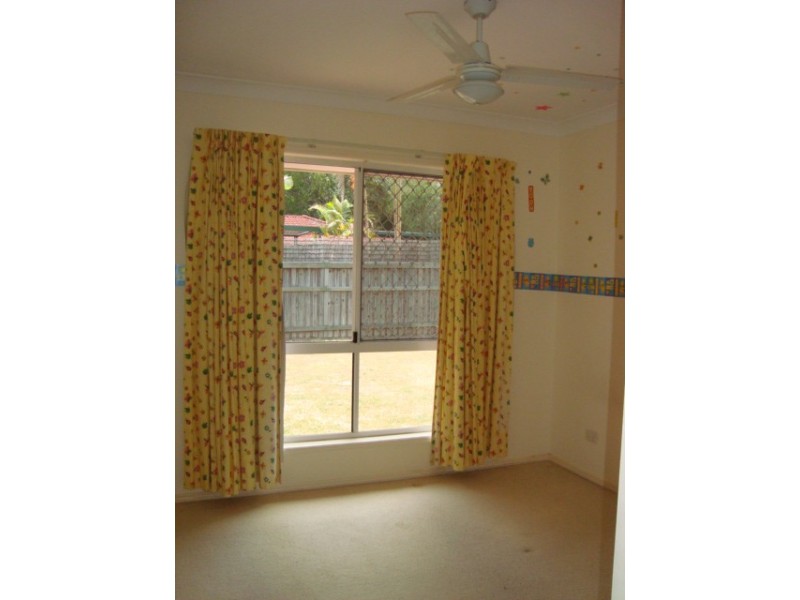 8 FORBES PL, Eight Mile Plains QLD 4113