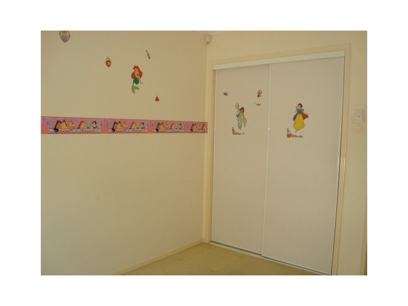 8 FORBES PL, Eight Mile Plains QLD 4113