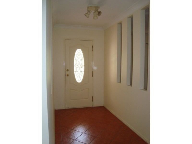 8 FORBES PL, Eight Mile Plains QLD 4113