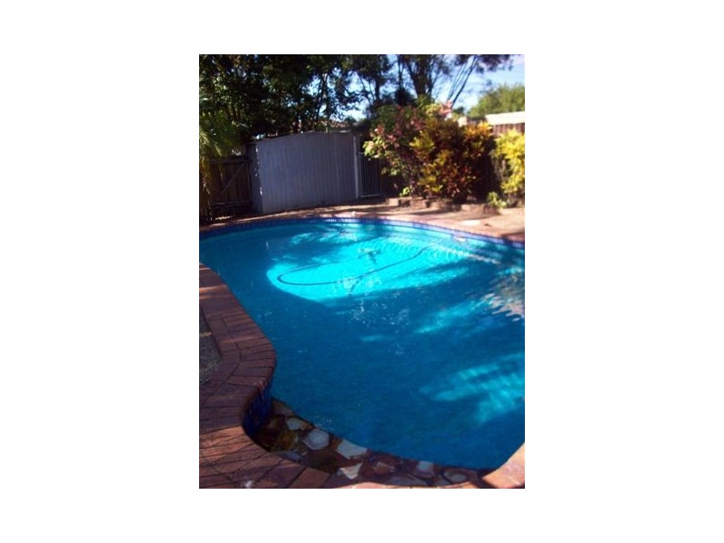 19 DENNISTOUN ST, Sunnybank Hills QLD 4109