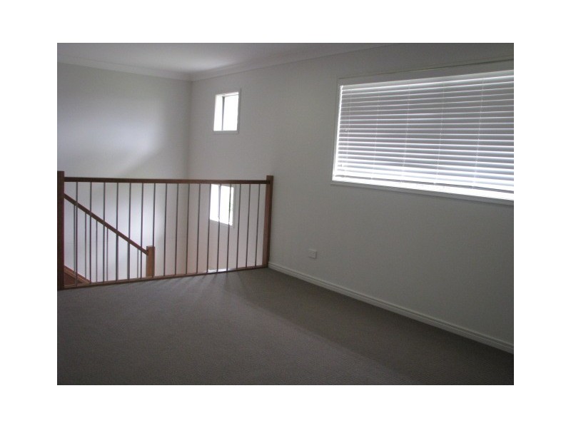 17 HENDERSON ST ( AKA : 21 BOWERS ST ), Eight Mile Plains QLD 4113