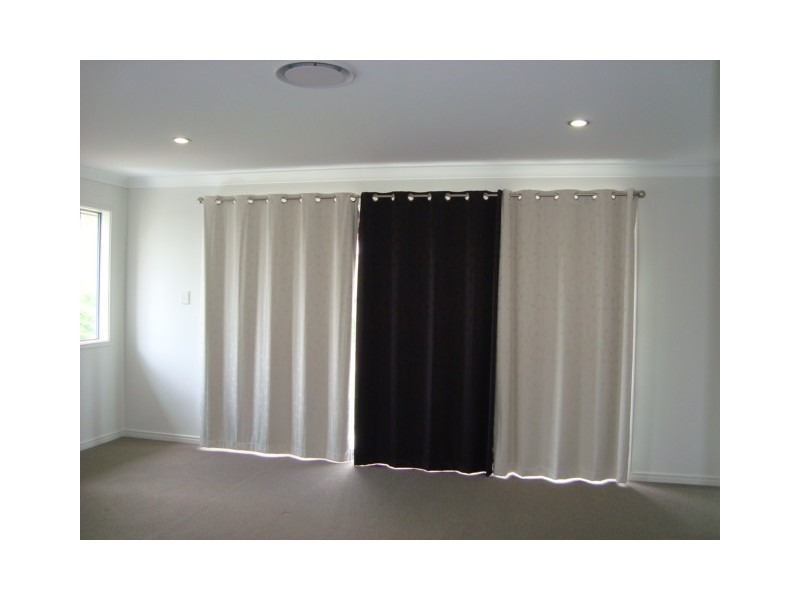 17 HENDERSON ST ( AKA : 21 BOWERS ST ), Eight Mile Plains QLD 4113