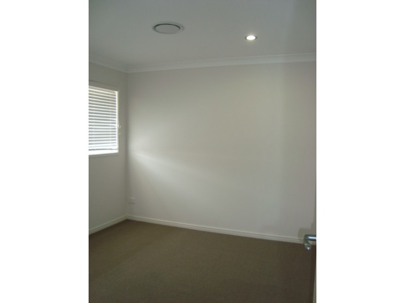 17 HENDERSON ST ( AKA : 21 BOWERS ST ), Eight Mile Plains QLD 4113