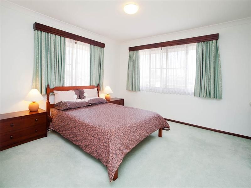 10 DANDELION STREET, Eight Mile Plains QLD 4113