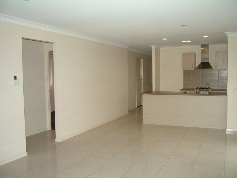 102 ALAN CRES, Eight Mile Plains QLD 4113